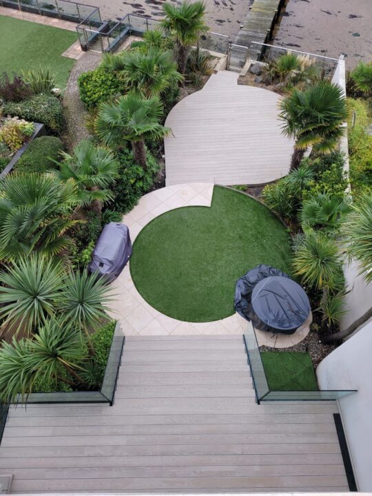 sandbanks-millboard-grey-custom-built-round-deck-ocean-side-5