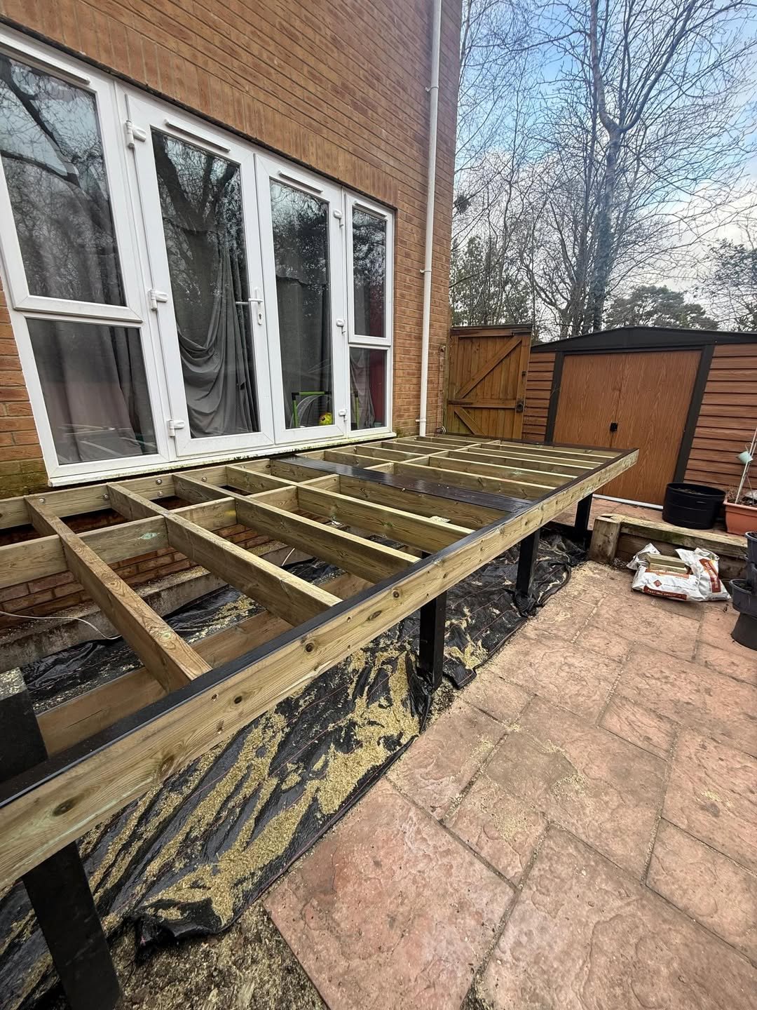 deckorators Venture deck with aluminium balustrade2 deckorators Venture deck with aluminium balustrade2